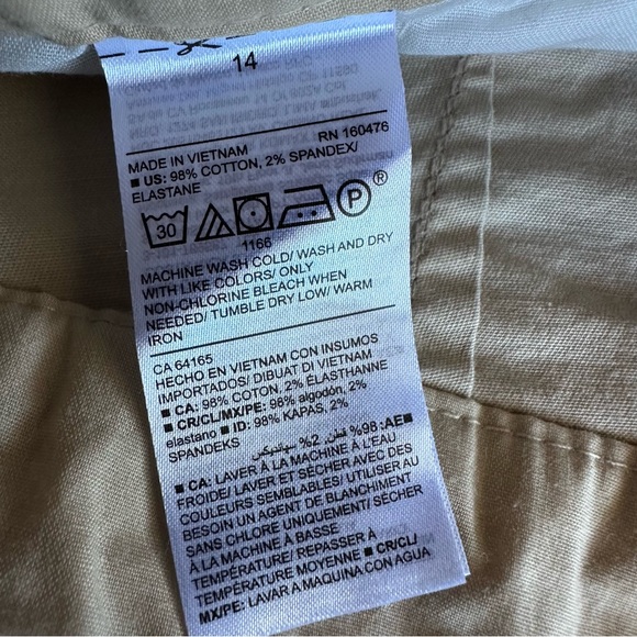 EUC Old Navy Size 14 Everyday Khaki Short - Picture 6 of 7
